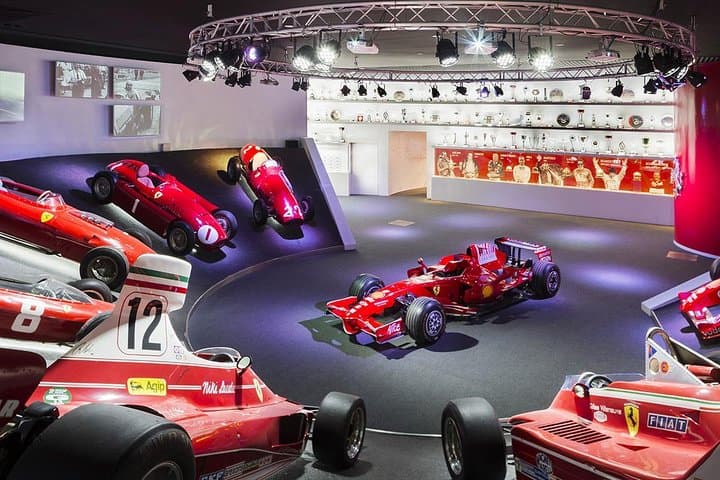Tour delle Fabbriche e Musei Ferrari Lamborghini Pagani - Partenza da Bologna — foto 1
