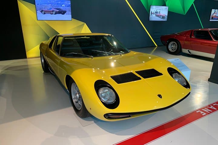Lamborghini Vip Tour Expérience Complète d'une Journée à Sant'Agata Bolognese — photo 2