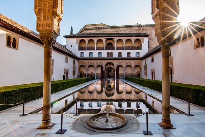 Alhambra mit den Nasridenpalästen - Privattour ab Sevilla