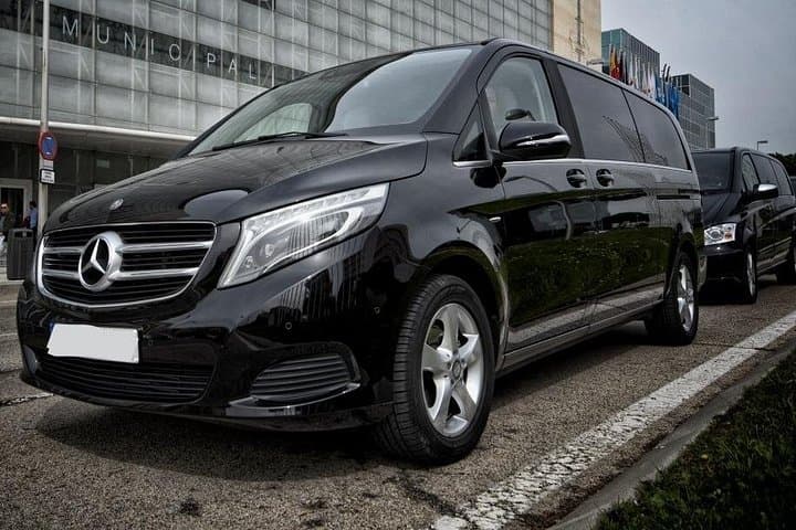 Transfert privé de Munich Centre vers l'aéroport de Munich en van de luxe — photo 5