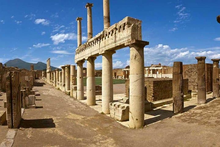 Privater Transfer von Neapel nach Sorrent mit Halt in Pompeji — Foto 3