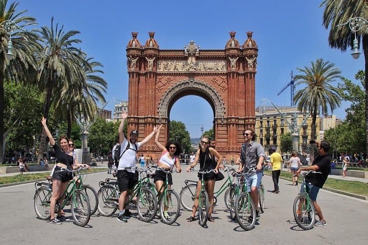 Tour en bicicleta o e-bicicleta de 3 horas por Barcelona — foto 2