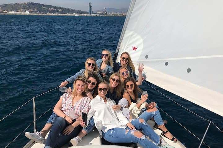 Navegación en Barcelona: Aperitivos y Barra Libre con Opción Privada — foto 2