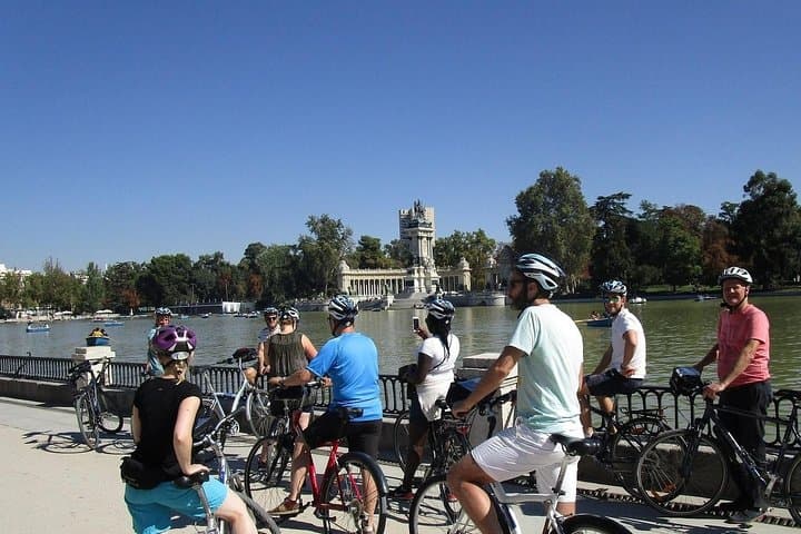 Visite en petit groupe à vélo électrique à Madrid — photo 2