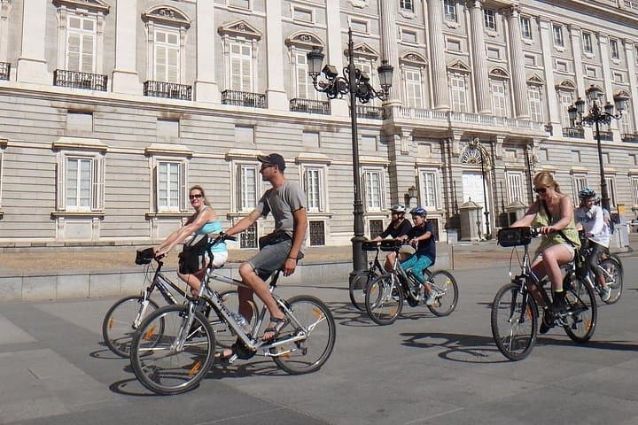 Tour in E-Bike per Piccoli Gruppi a Madrid — foto 4