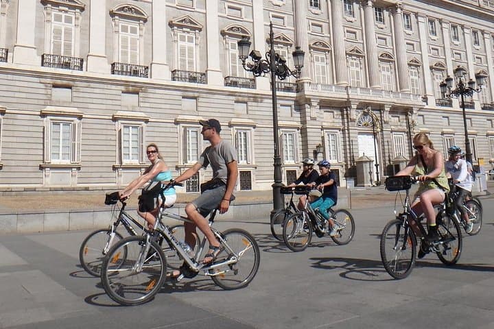 Visite en petit groupe à vélo électrique à Madrid — photo 4