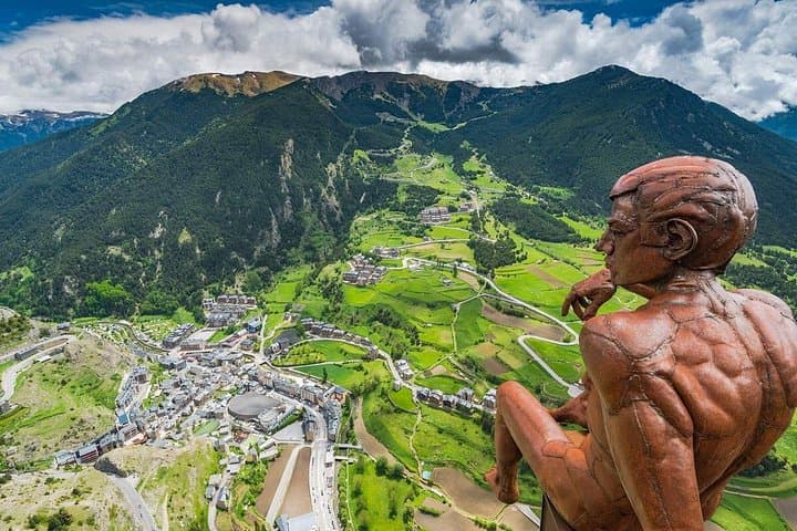 Visite historique et touristique d'Andorre depuis Barcelone avec prise en charge — photo 2