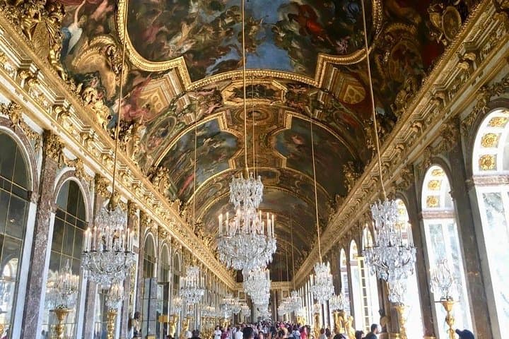 Visite Guidée Privée du Château de Versailles et du Domaine de Marie-Antoinette — photo 2