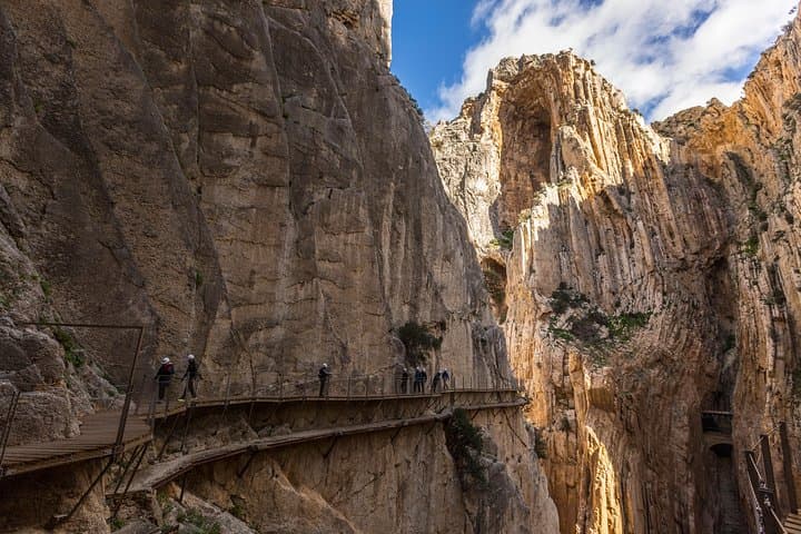 Excursión guiada al Caminito del Rey y Ardales desde la Costa del Sol