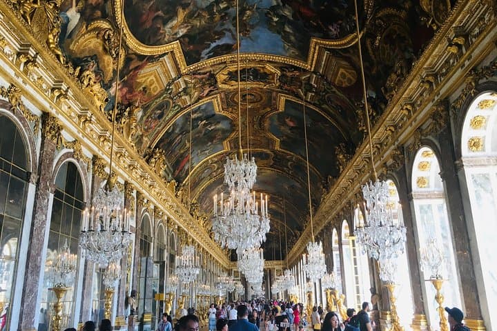 Privattour durch den Schloss Versailles &amp; Giverny mit Mittagessen und Hotelabholung — Foto 2