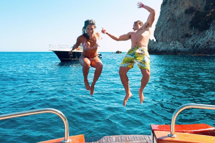 Sorrento: Excursión en barco de día en grupo reducido a la Costa de Amalfi — foto 5