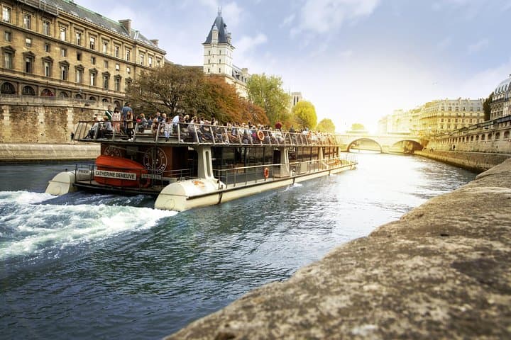 Seine-Rundfahrt in Paris — Foto 4