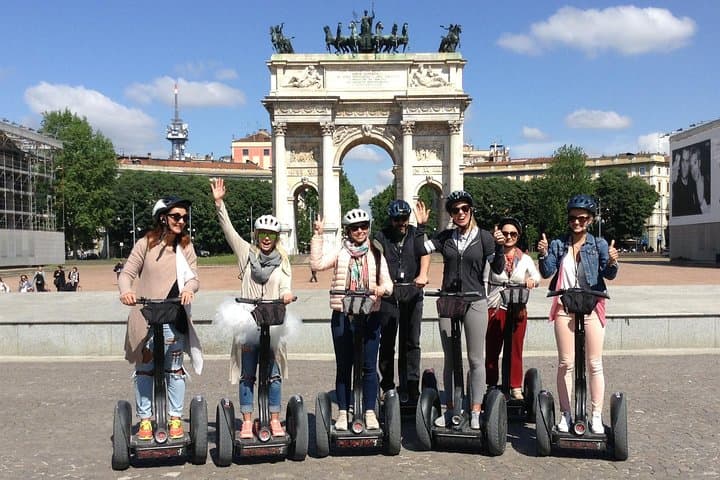 Tour in Segway dei Luoghi di Milano in Piccolo Gruppo