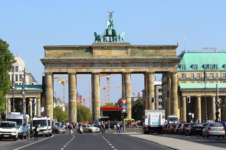 Wanderung durch Berlin: Historische Sehenswürdigkeiten und Orte des Kalten Krieges — Foto 2