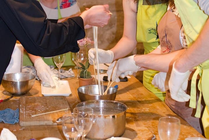 Butter- und Käseherstellungs-Workshop mit Wein- und Käseverkostung — Foto 1