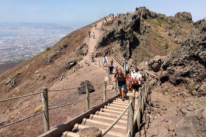 Pompeji &amp; Vesuv Tour mit Mittagessen ab Neapel — Foto 4