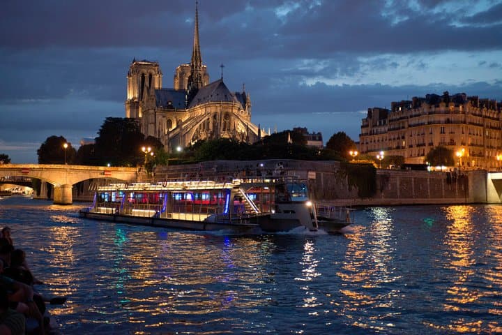 Moulin Rouge Show mit Champagner und Seine-Flusskreuzfahrt Ticket — Foto 4