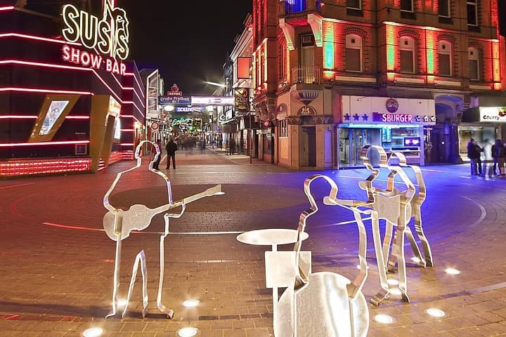 Hamburg Reeperbahn Tour mit einem Guide — Foto 4