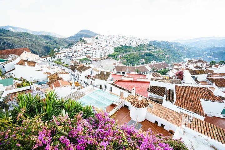 Escursione di un giorno a Nerja e Frigiliana da Granada (Max. 8) — foto 2