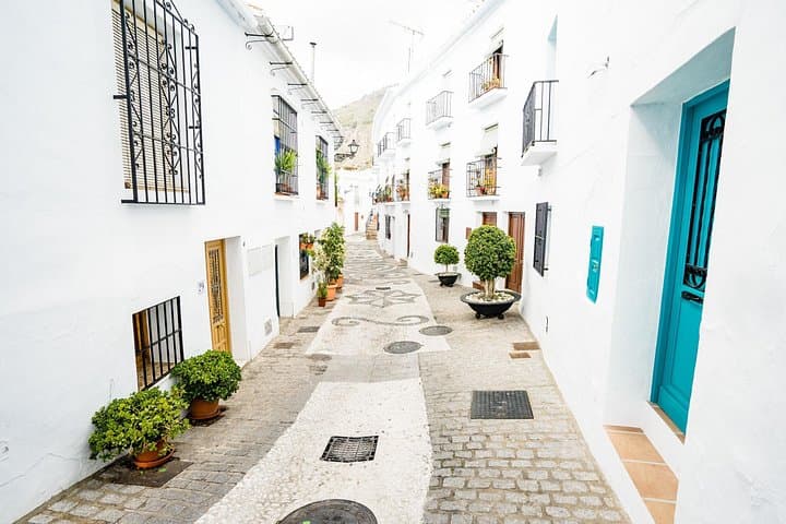 Tagesausflug nach Nerja & Frigiliana von Granada (Max. 8)