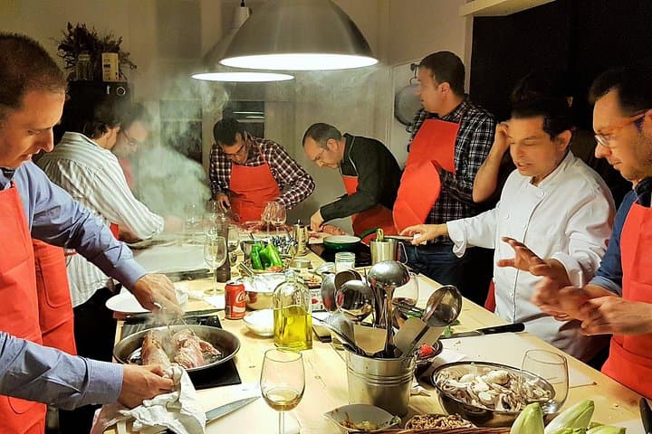 Premium Paella Kochkurs, Sangría, 10 Tapas & Markt Boquería — Foto 5