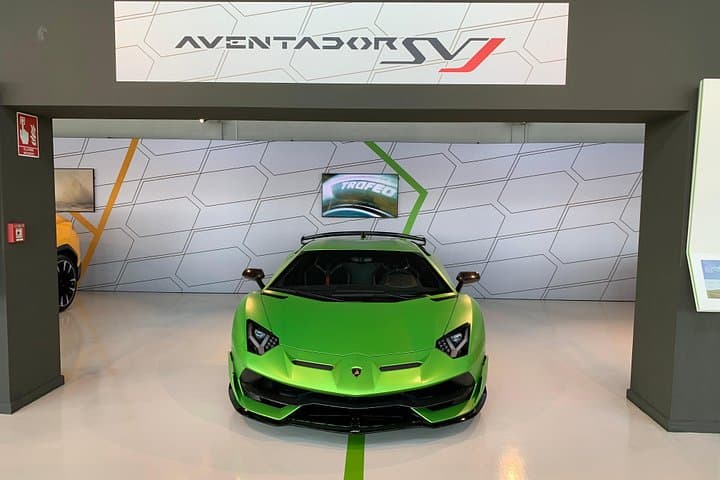 Lamborghini Vip Tour Expérience Complète d'une Journée à Sant'Agata Bolognese — photo 3