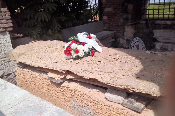 Tour a Piedi sulla Storia Oscura di Verona — foto 5