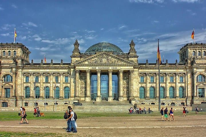 Privater Transfer von Nürnberg nach Berlin mit Besichtigungen — Foto 2
