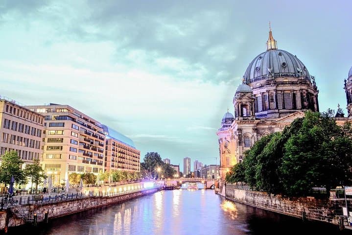 Trasferimento da Monaco a Berlino: Escursione privata con visite