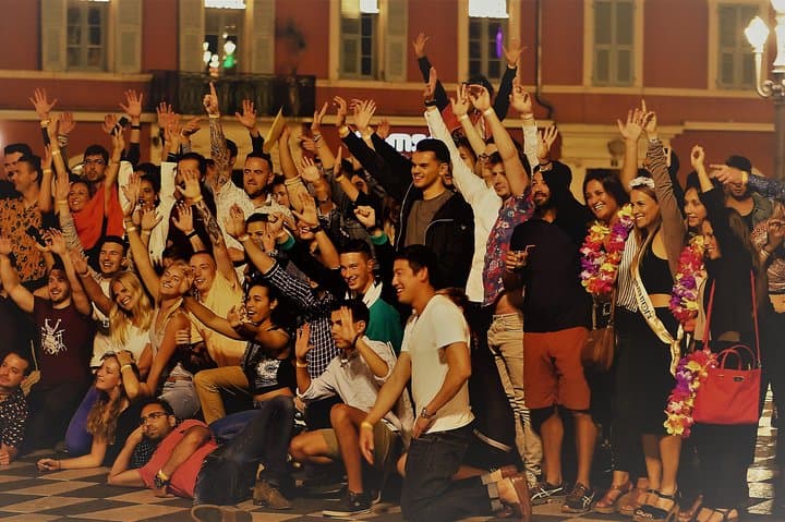 Festa del Bar Crawl sulla Riviera, Luogo Sconosciuto