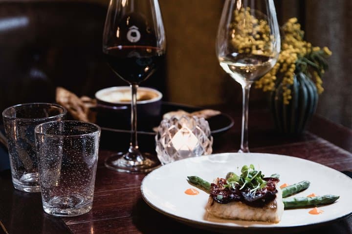 Französische Gourmetküche: Abendessen und Weinbegleitung