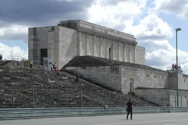 Tour di Norimberga sulla Seconda Guerra Mondiale, Aula 600 e Siti del Terzo Reich — foto 4