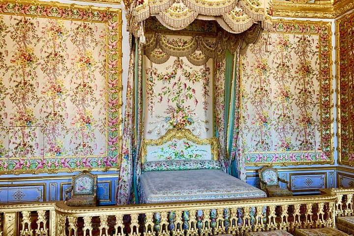 Visite Guidée Privée du Château de Versailles et du Domaine de Marie-Antoinette — photo 1