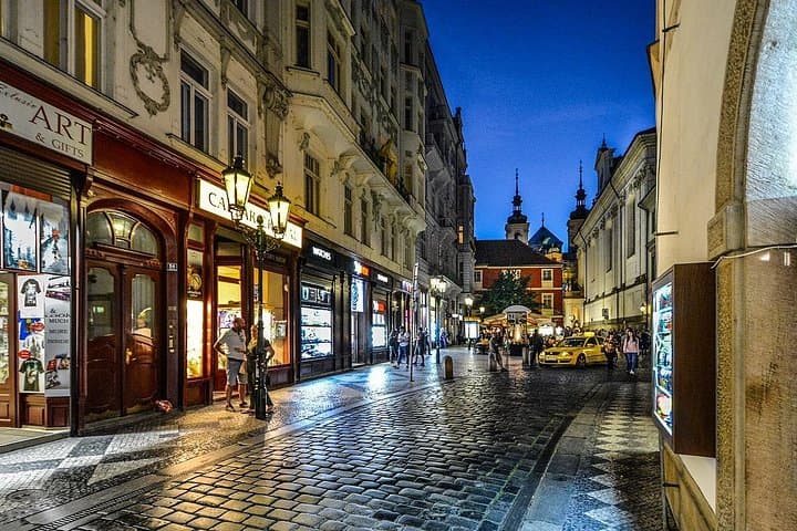 Trasferimento Privato da Berlino a Praga con 4 Ore di Visita — foto 4