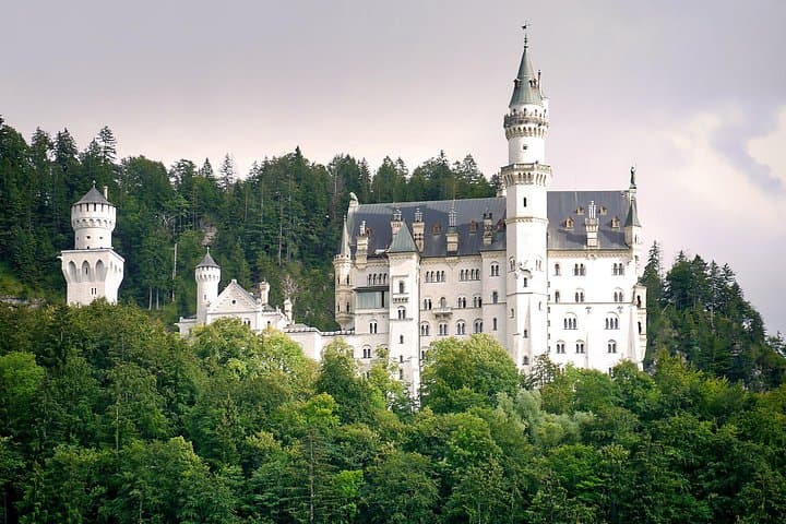 Excursión de un día al Castillo de Neuschwanstein y al Palacio de Linderhof desde Múnich — foto 2