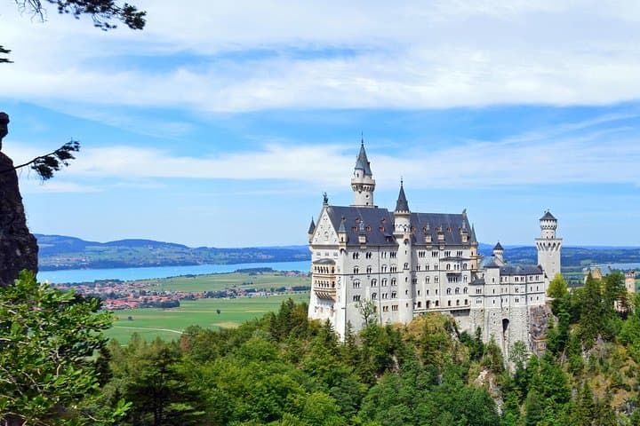Excursión VIP de un día a Neuschwanstein, Linderhof y la Gruta desde Múnich — foto 1