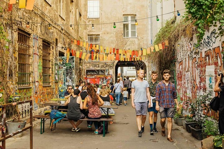 Kreuzberg Berlino: Tour Privato a Piedi Fuori dai Percorsi Battuti