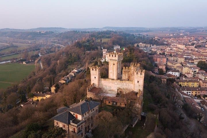 Avventura in e-bike tra castelli medievali e antichi borghi — foto 4