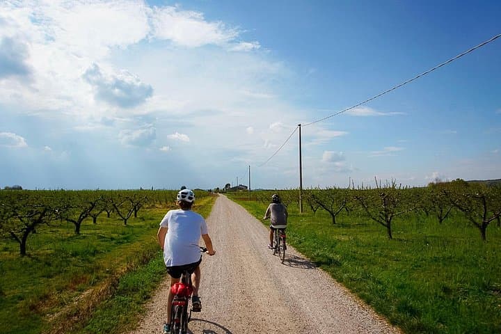 Avventura in e-bike tra castelli medievali e antichi borghi — foto 2