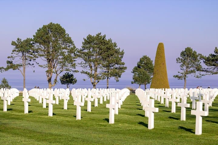 Pointe du Hoc, Omaha Beach, Cementerio Americano - Excursión de un día desde París a Normandía — foto 4