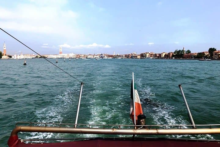 Halbtägige Motorbootfahrt zu den Laguneninseln Murano und Burano — Foto 4