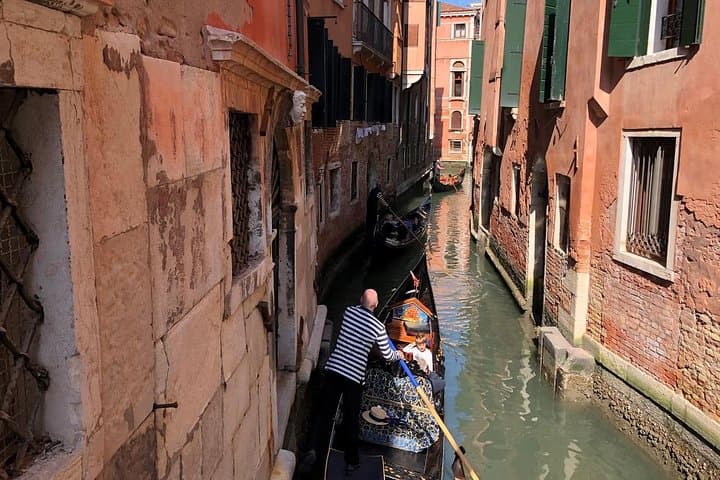Gemeinsame Gondelfahrt in Venedig — Foto 2