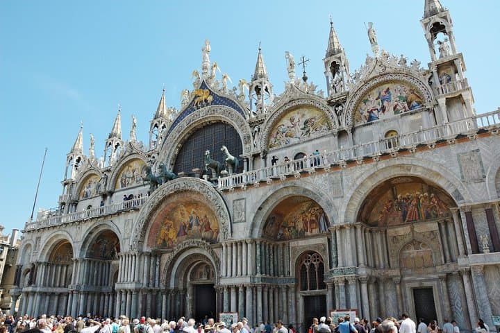 Besichtigung der Basilika San Marco — Foto 5