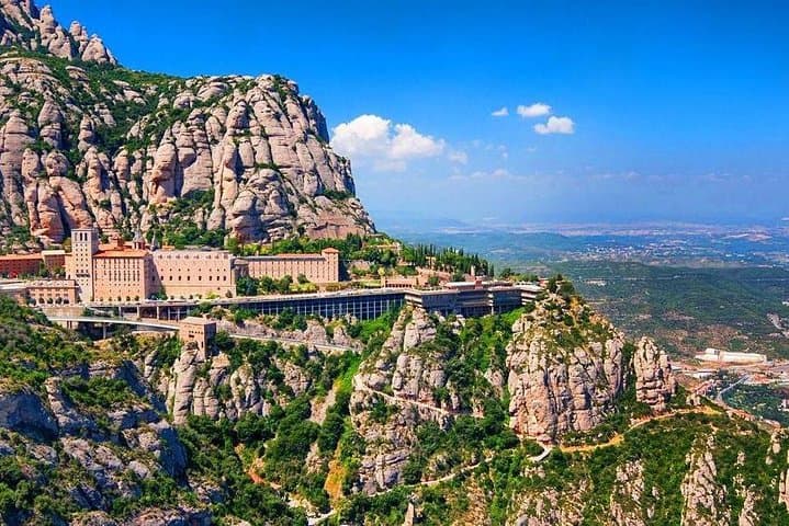 Tour Privado a Montserrat con Recogida en el Hotel desde Barcelona