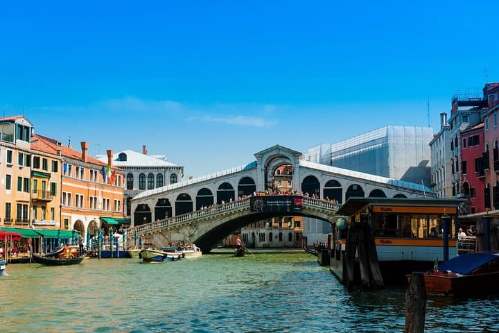 Kleingruppen-Panoramatour über den Canal Grande in Venedig — Foto 3