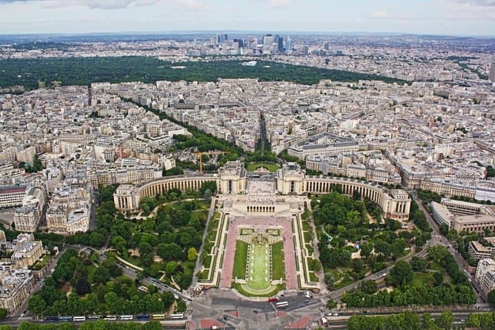 Accesso al 2° piano della Torre Eiffel in piccoli gruppi con ascensore — foto 2