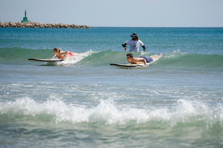 Clase de surf en la playa de Valencia — foto 3
