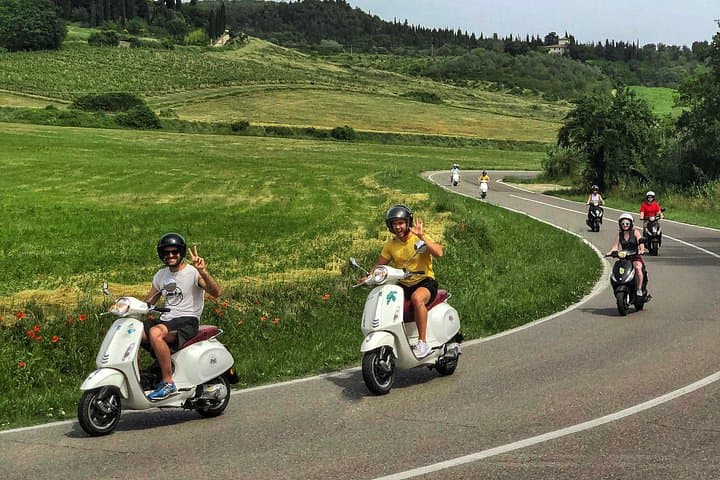 Recorridos en Vespa por las Colinas de Chianti en Toscana
