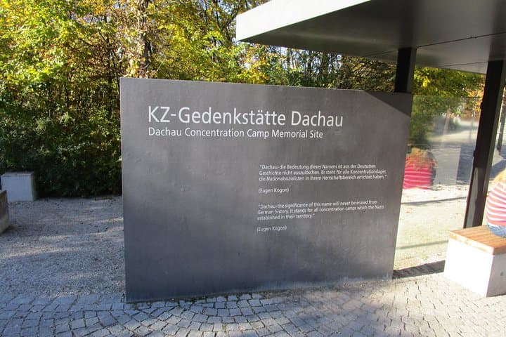 Geführte Tour zur Gedenkstätte des Konzentrationslagers Dachau von München — Foto 4
