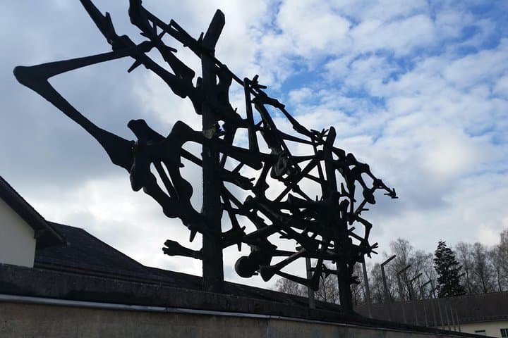 Geführte Tour zur Gedenkstätte des Konzentrationslagers Dachau von München — Foto 5